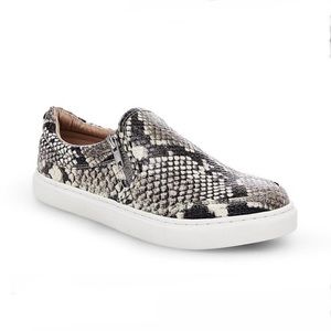 Snake skin slip on